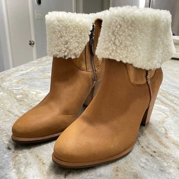 UGG AUSTRALIA Charlee Chestnut Ankle Boots With Sherpa Cuff Detail - Picture 16 of 16